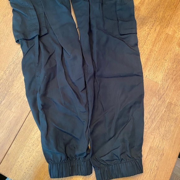 🔥🔥 S O L D NWT Black Cargo Joggers 🔥🔥 - Picture 5 of 7